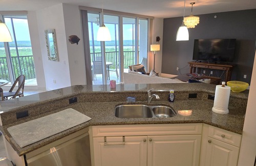Hammock Bay Condo | Luxurious 3-Bedroom Condo in Aversana at Hammock Bay