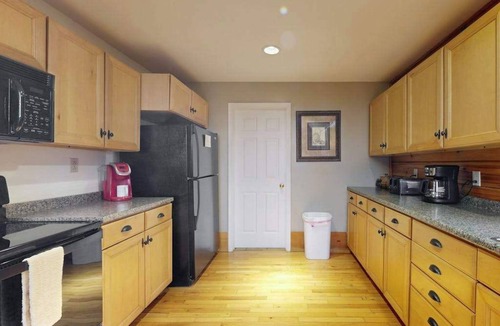 Sylva House | Luxurious cabin w/private hot tub, firepit and great views - dogs allowed