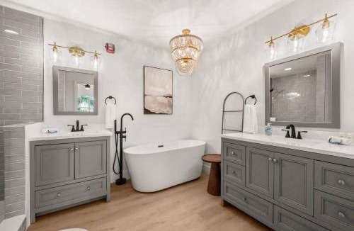Naples Villa | Luxurious Golf Condo W/Resort Pool and Amenities!