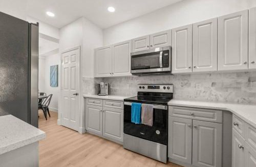 Naples Villa | Luxurious Golf Condo W/Resort Pool and Amenities!