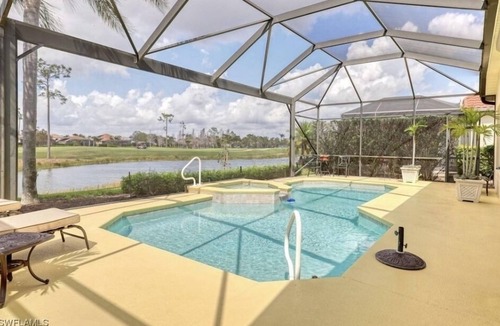 Fort Myers House | Luxurious golf home with pool in prestigious Colonial Country Club + Amenities