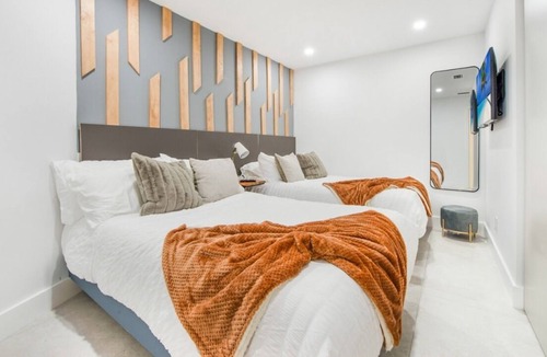 Richmond West House | Luxurious house in Miami/Mini Golf/Heated pool/20