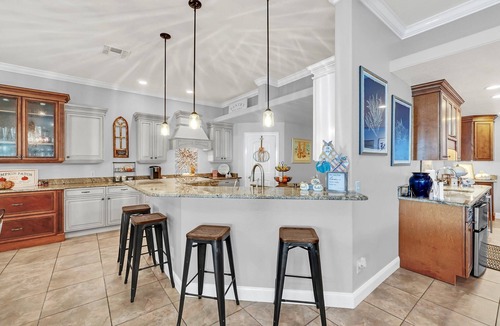 Auburndale House | Luxurious lakefront/pool home near theme parks in Florida