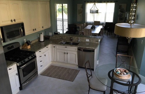 Naples Condo | Luxurious Lakeview Coach Home in Award Winning Fiddler's Creek