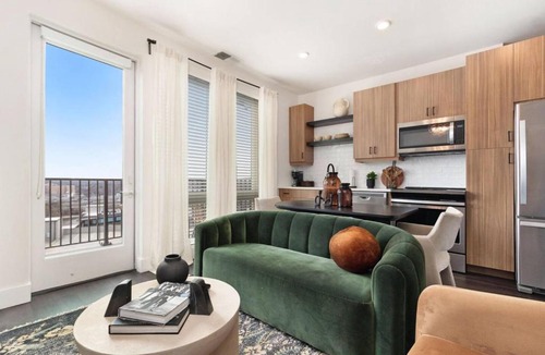 Home Park Apartment | Luxurious Living-ATL 5 Star Amenities- Free Parking