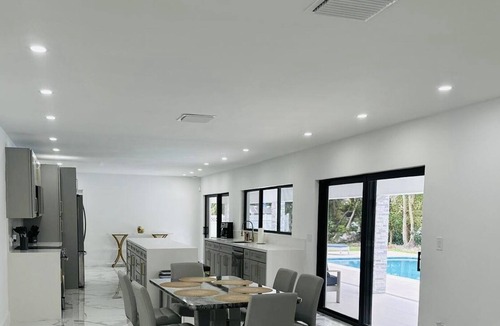 Coral Springs House | Luxurious Modern House in the beautiful city of Coral Springs Fl
