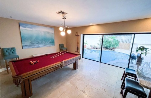 Cutler Bay House | Luxurious Oasis - Heated Salt Pool - Pool Table - 4BR Near Miami