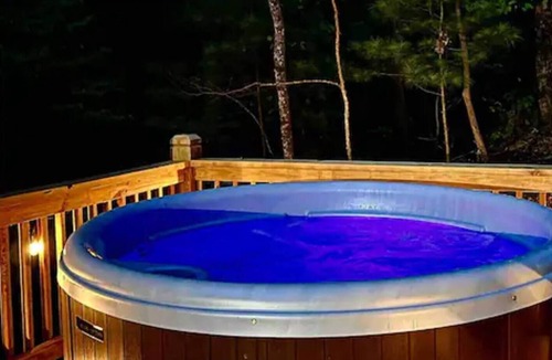 Walnut Mountain House | Luxurious Serene Mountain Cabin . 4th Night Free