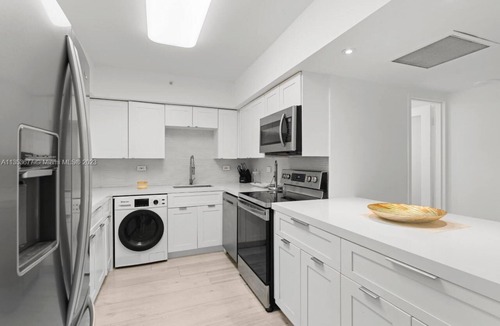West Avenue Condo | LUXURIOUS SOUTH BEACH 2 BED/1.5 BATH WITH MANY AMENITIES