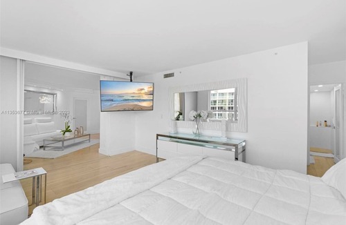 West Avenue Condo | LUXURIOUS SOUTH BEACH 2 BED/1.5 BATH WITH MANY AMENITIES