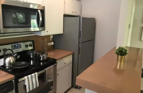 Coral Ridge Apartment | Luxurious & Spacious 2BD APT Walk to the Beach