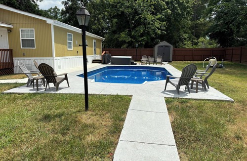 Durham Apartment | Luxurious Studio w/Kitchenette Shared Pool & Spa