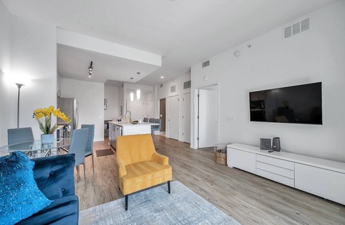 Channel District Apartment | Luxury 1 BR with Den Downtown Tampa Apt: City Views, Rooftop Pool, Workspace