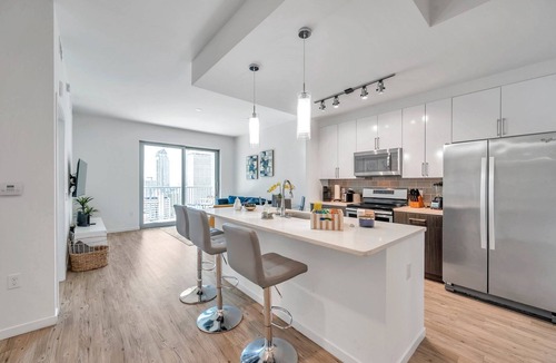 Channel District Apartment | Luxury 1 BR with Den Downtown Tampa Apt: City Views, Rooftop Pool, Workspace