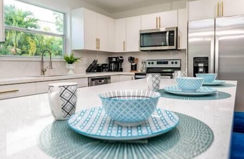 Flagami House | Luxury 1Bd/1Ba Apartment PatioBBQ. Coral Gables.