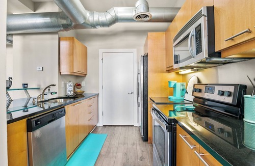 Home Park House | Luxury 2-Bd in the Heart of Atlantic Station/Dining, Shopping & Entertainment