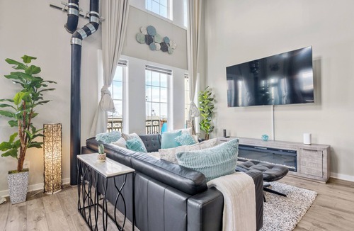 Home Park House | Luxury 2-Bd in the Heart of Atlantic Station/Dining, Shopping & Entertainment