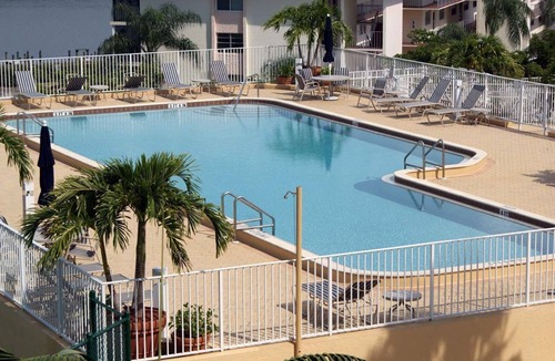 Redevelopment Area Condo | Luxury 2 Bed 2 Bath Penthouse Bayfront Condo off 5th Avenue