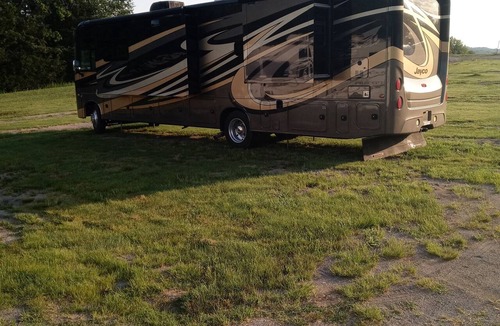 Woodbury House | Luxury 2-bedroom RV in fabulous Woodbury with WiFi, AC