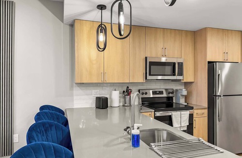 Northern Liberties Apartment | Luxury 2BD | 4 Beds | Northern Liberties
