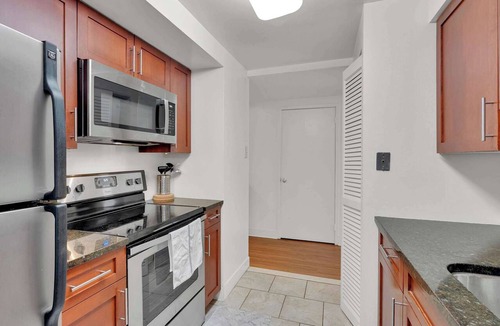 Center City Apartment | Luxury 2BD | Center City | 4 Beds | By JFK plaza