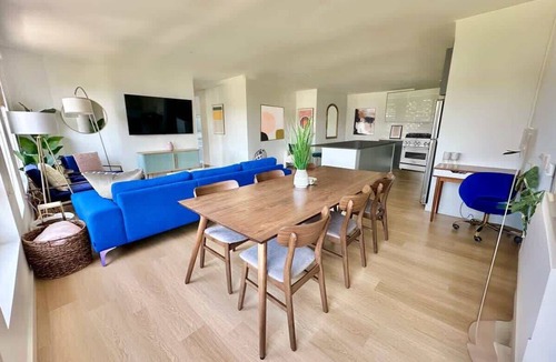Hoboken Apartment | Luxury 2BR/2BA- Elevator- Gym- 15 min to NYC