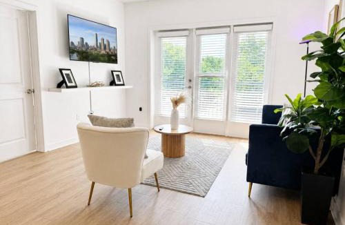 Cherry Apartment | Luxury 2BR Near Uptown Pool, Gym, BBQ