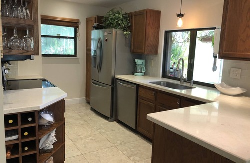 Bella Vista Villa | Luxury 3/2 Jupiter Beach bungalow walk to beach private backyard oasis