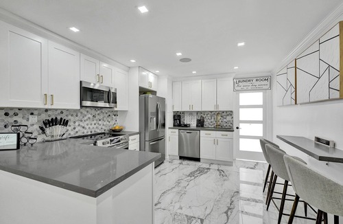 Harbordale House | Luxury 3 bedroom/2 Bathroom Smart home, Las Olas, Fort Lauderdale FL