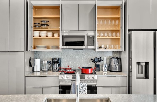 Harbordale Apartment | Luxury 3 Bedrooms APT Brand new, Perfectly located #304