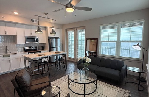 Fort Myers Apartment | Luxury 3-bedroom apartment with amazing amenities near downtown Ft. Myers