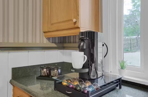 East Cobb Cabin | Luxury 3-bedroom cabin in tranquil East Cobb