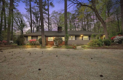 East Cobb Cabin | Luxury 3-bedroom cabin in tranquil East Cobb