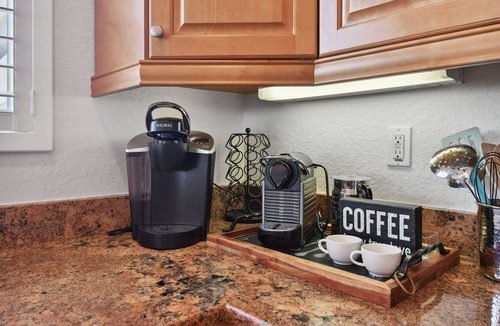 Independence Square Condo | Luxury 3 BR w/Bonus Room, 2100 sq ft. Condo - HOME-AWAY FROM-THE-HOME OFFICE