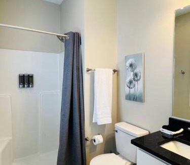 Augusta House | Luxury 4 Bedroom Home and private deck by MCG 6