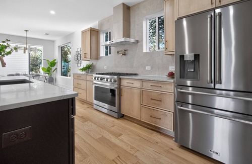 East Side House | Luxury 4BR 4 BA, Chef Kitchen, 10 min to nearby stadium, 5 min to BeltLine