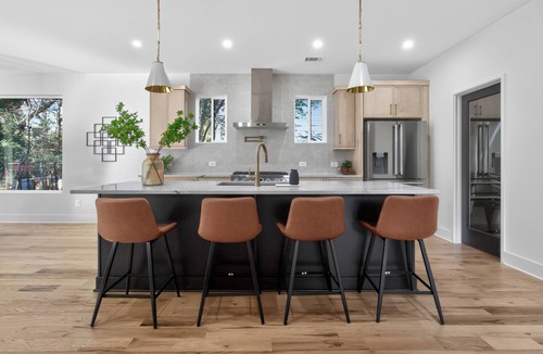 East Side House | Luxury 4BR 4 BA, Chef Kitchen, 10 min to nearby stadium, 5 min to BeltLine