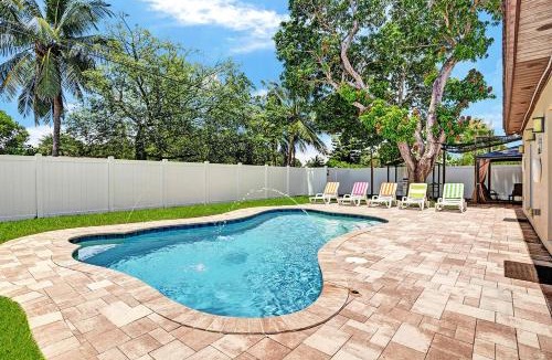 South Lake Villa | Luxury 4BR & 4BA Villa Heated Pool Minutes To Beach