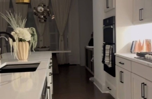 Sandy Springs House | Luxury 4BR Townhome with Elevator, Chefs Kitchen.Near FIBA & MARTA Access
