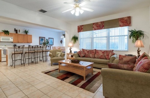 Legacy Park House | Luxury 5 Bed villa, Southwest pool (all day sun), 10 mins to Disney, sleeps 12