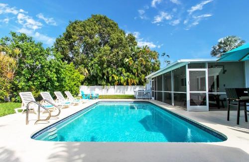 Dania Beach Villa | Luxury 5BR Villa Heated Pool near Beach & Casino