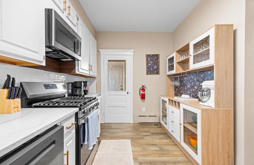 Atlantic City House | Luxury 6BR Beach Home, Sleeps 16 – 1.5 Blks to Beach
