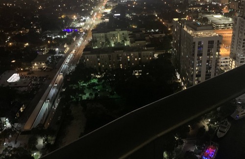 Downtown Fort Lauderdale Apartment | Luxury Apartment in the sky! Beach , restaurants, Bars