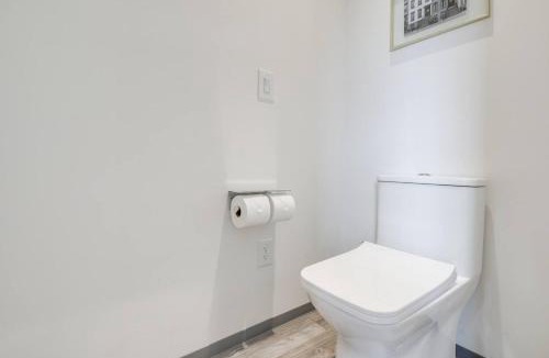 Jefferson City Apartment | Luxury Barndo 2B Europe Style Farm Stay Fresh Eggs