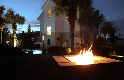 Marineland Acres House | Luxury Beach House, Private Salt Pool. Walk to the Private Beach