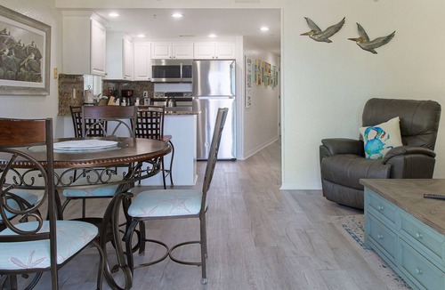 Treasure Island Condo | Luxury Beachfront Condo Spectacular Sunsets SB208
