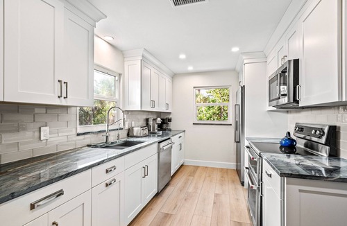 North Captiva House | Luxury Beachfront Home-Lit Fishing Dock, Shelling, Stunning Sunrises- Golf Cart