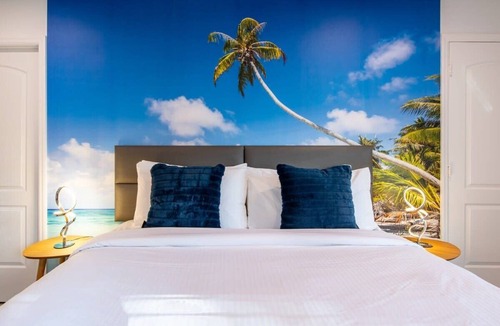Poinciana Park Hotel | Luxury Boutique Hotel in Fort Lauderdale