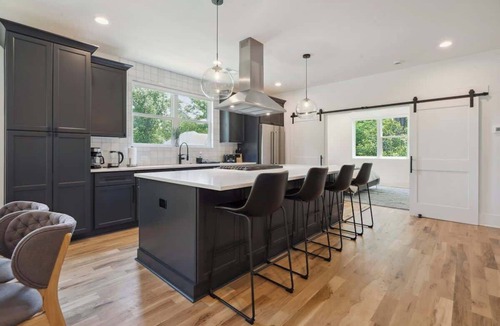 Biddleville House | Luxury Build - King Beds - Minutes to Uptown