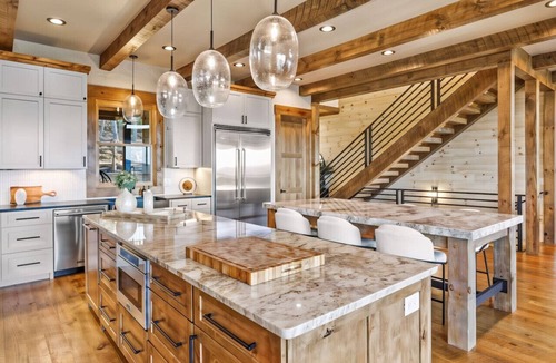 Ridgeline Vistas Cabin | Luxury Cabin - Mountain Views, Pool Table, Hot Tub